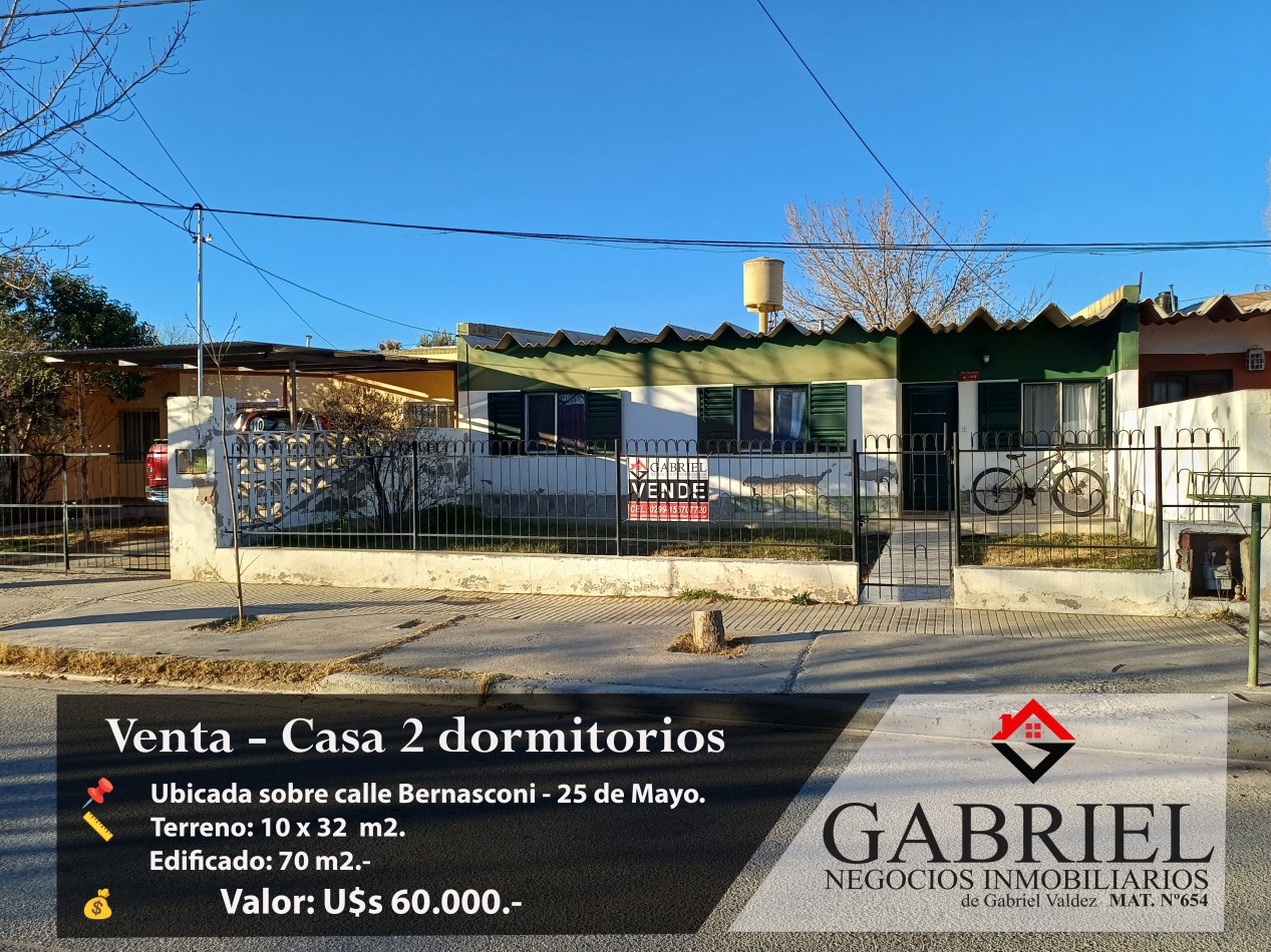 Casa en Venta - sobre calle Bernasconi