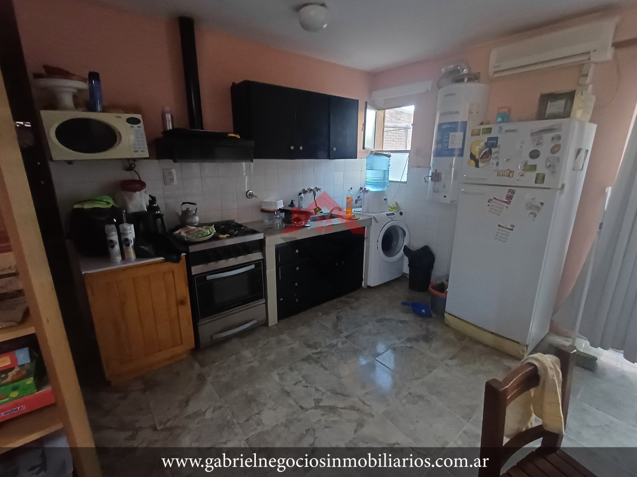 Casa en Venta - sobre calle Bernasconi