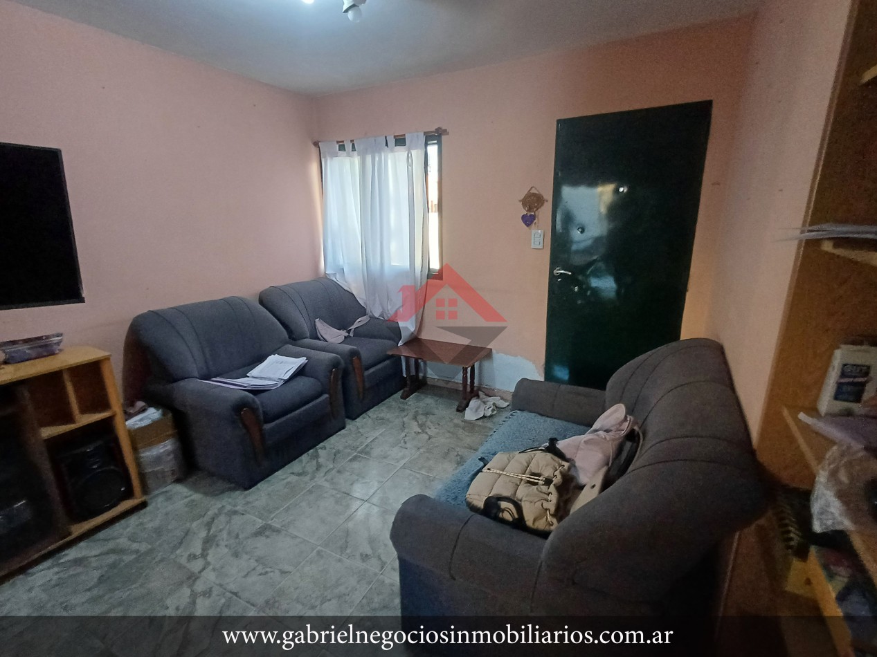 Casa en Venta - sobre calle Bernasconi