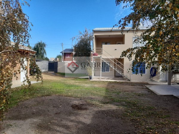 Se vende COMPLEJO de 7 departamentos - PLOTTIER