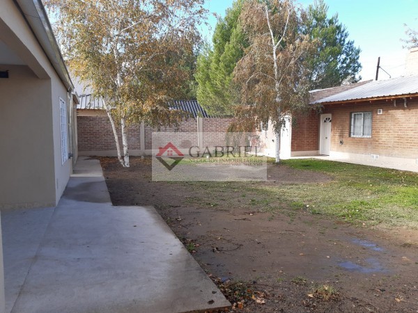 Se vende COMPLEJO de 7 departamentos - PLOTTIER