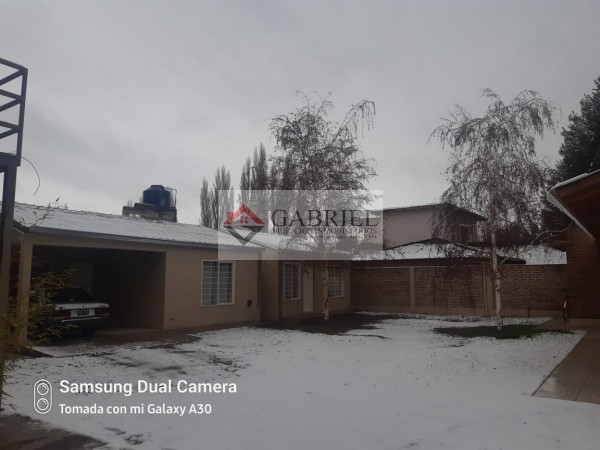 Se vende COMPLEJO de 7 departamentos - PLOTTIER