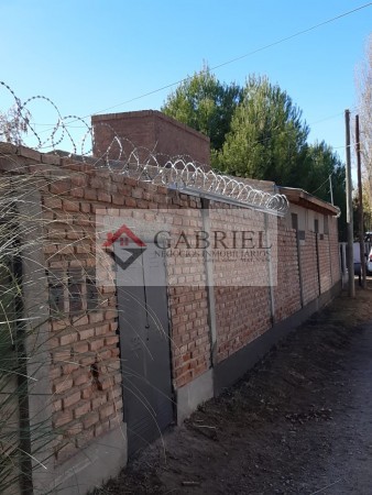 Se vende COMPLEJO de 7 departamentos - PLOTTIER