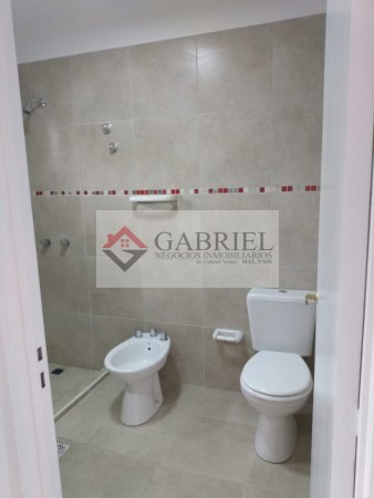 Se vende COMPLEJO de 7 departamentos - PLOTTIER