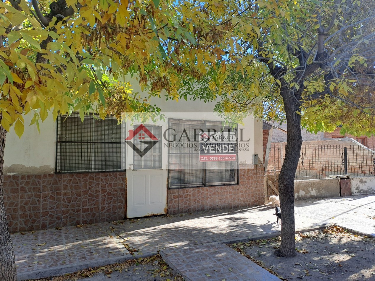 Casa sobre calle Celso Valla